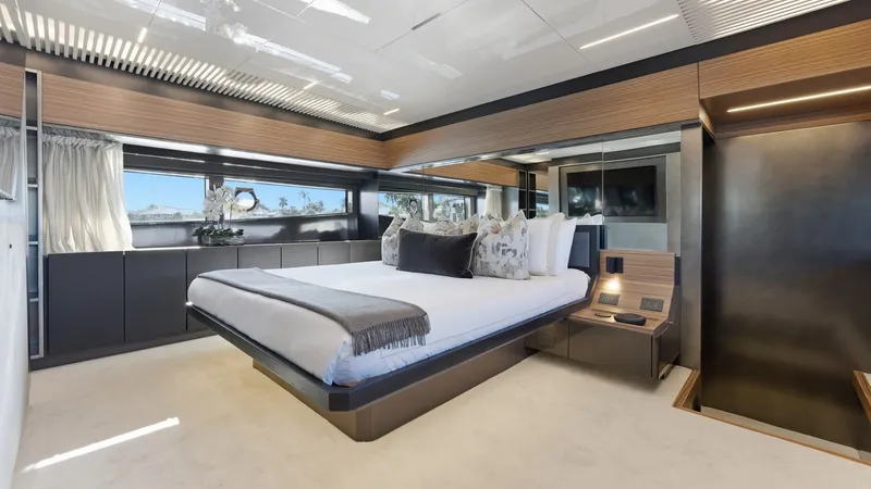 Slide: The Image of Ferretti 92 2018 - 30
