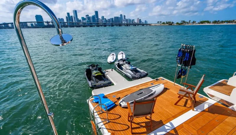 Slide: The Image of Azimut 103 2023 - 23