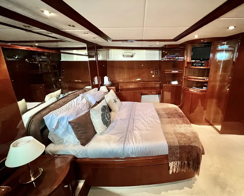 Slide: The Image of Azimut 100 1998 - 14