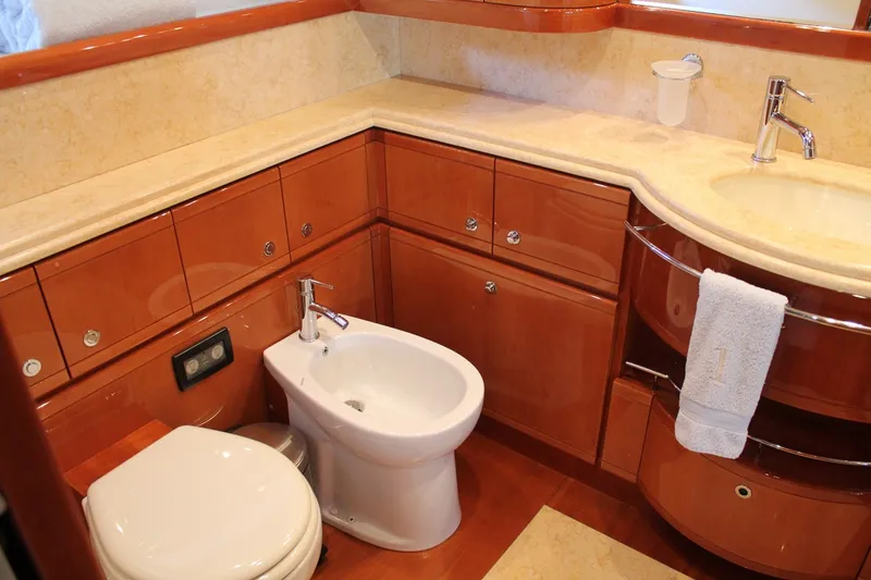 Slide: The Image of Ferretti 89 2006 - 18