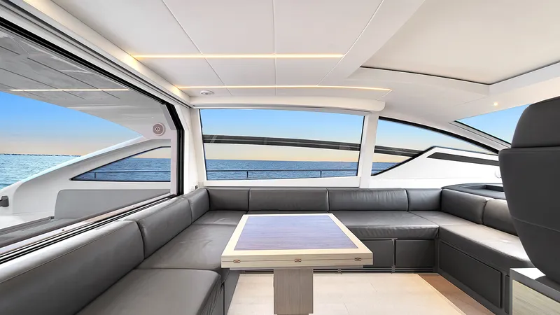 Slide: The Image of Pershing 62 2020 - 15