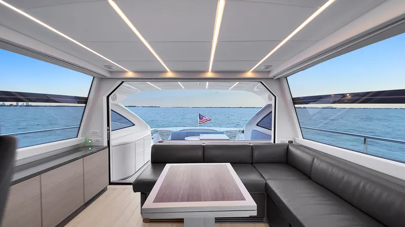 Slide: The Image of Pershing 62 2020 - 18