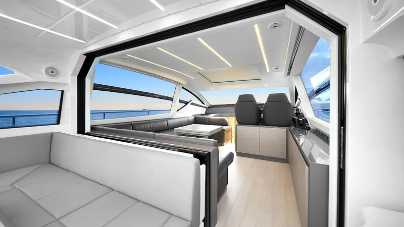 Slide: The Image of Pershing 62 2020 - 13