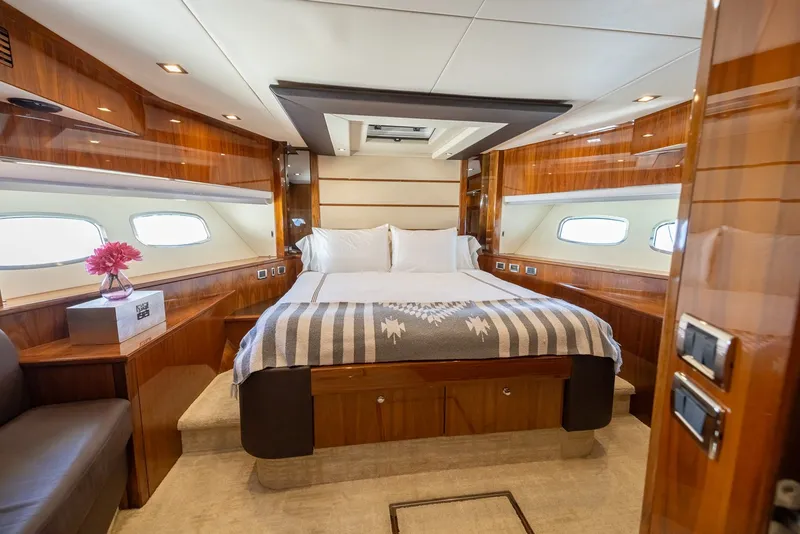 Slide: The Image of Sunseeker 88 2011 - 33