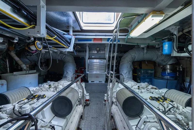 Slide: The Image of Sunseeker 88 2011 - 41