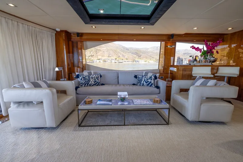 Slide: The Image of Sunseeker 88 2011 - 15