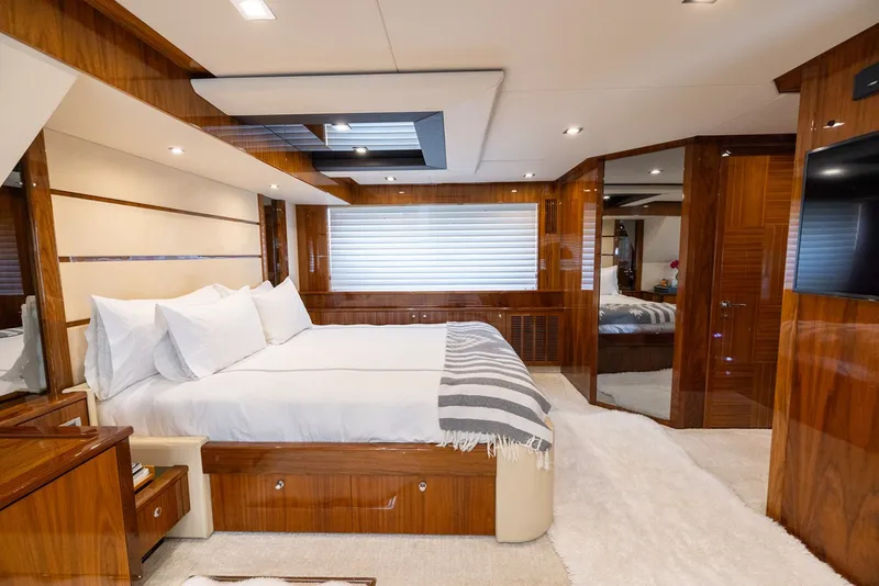 Slide: The Image of Sunseeker 88 2011 - 30