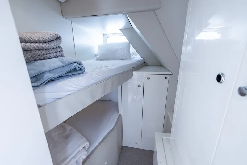 Slide: The Image of Sunseeker 88 2011 - 40
