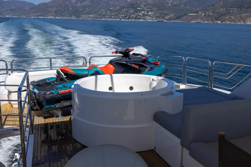 Slide: The Image of Sunseeker 88 2011 - 9