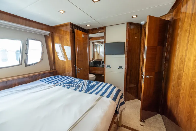 Slide: The Image of Sunseeker 88 2011 - 28