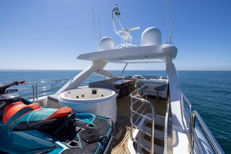 Slide: The Image of Sunseeker 88 2011 - 8