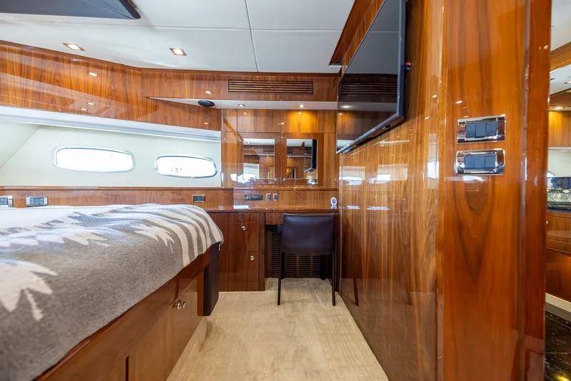 Slide: The Image of Sunseeker 88 2011 - 34