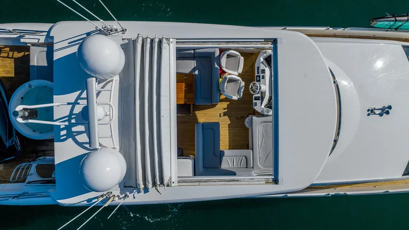 Slide: The Image of Sunseeker 88 2011 - 3