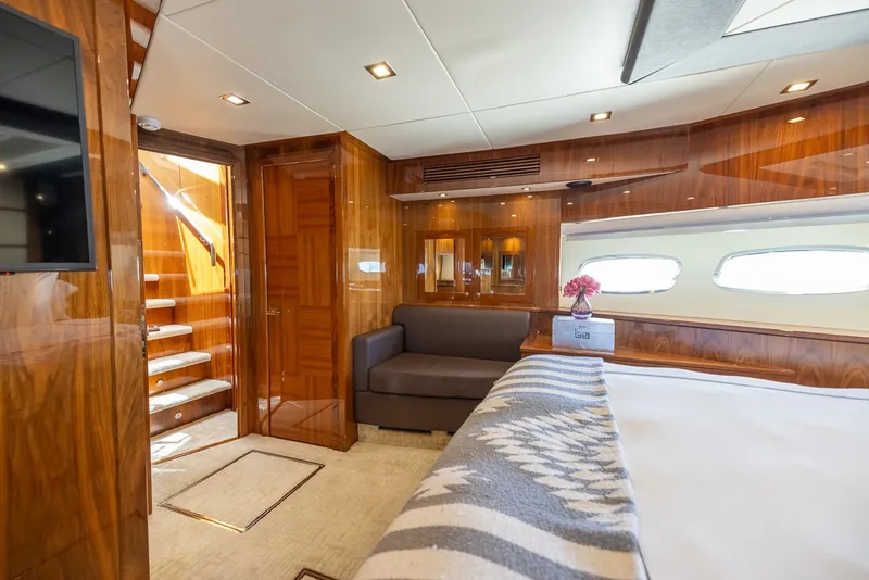 Slide: The Image of Sunseeker 88 2011 - 35