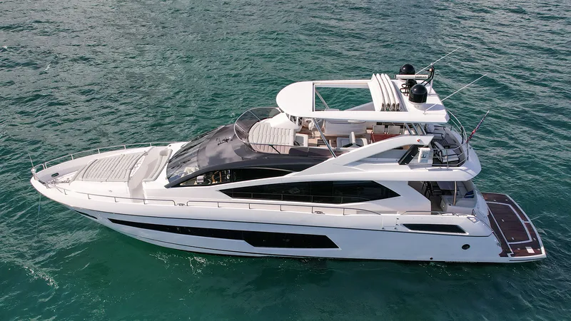Slide: The Image of Sunseeker 75 2015 - 2
