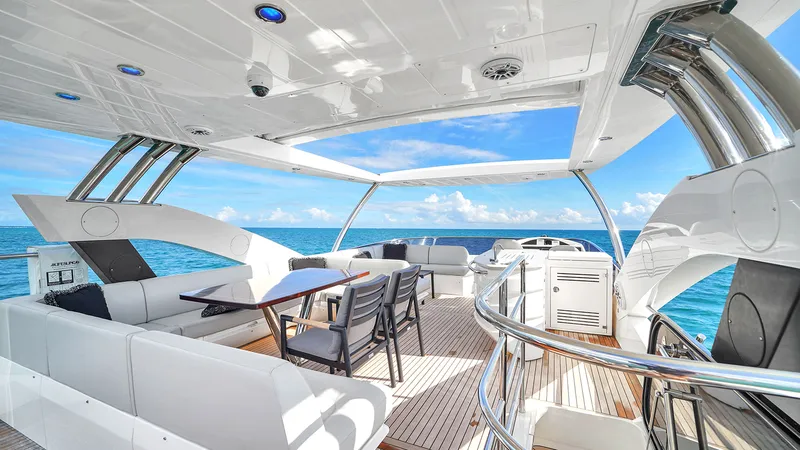 Slide: The Image of Sunseeker 75 2015 - 13