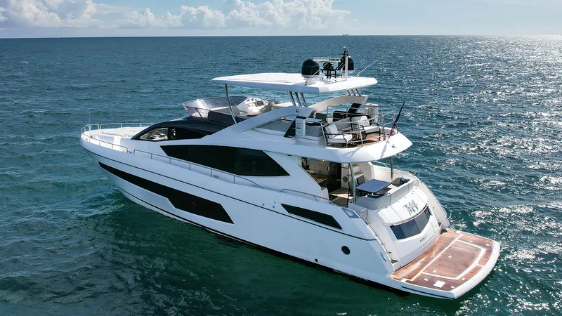 Slide: The Image of Sunseeker 75 2015 - 4