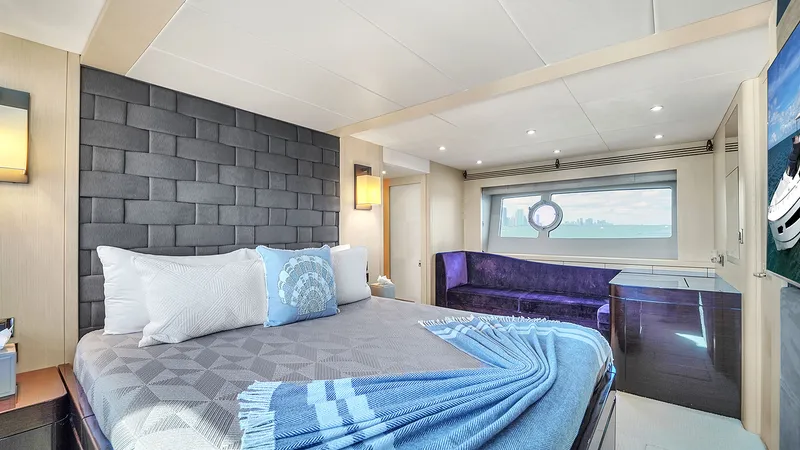 Slide: The Image of Sunseeker 75 2015 - 25
