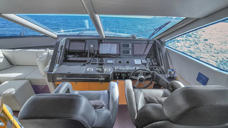 Slide: The Image of Sunseeker 75 2015 - 22