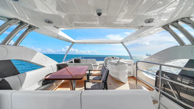 Slide: The Image of Sunseeker 75 2015 - 11