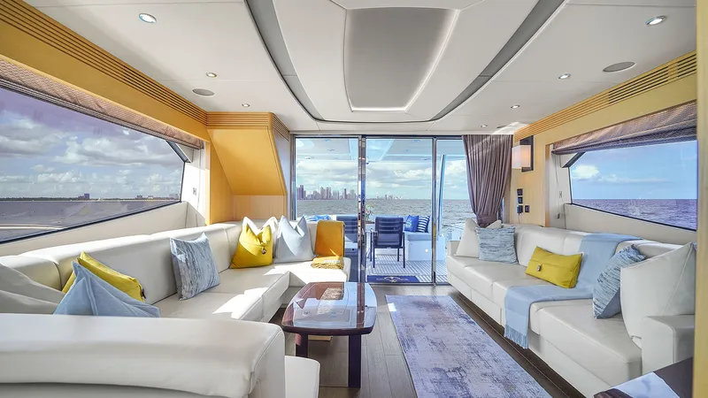 Slide: The Image of Sunseeker 75 2015 - 17