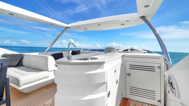 Slide: The Image of Sunseeker 75 2015 - 12