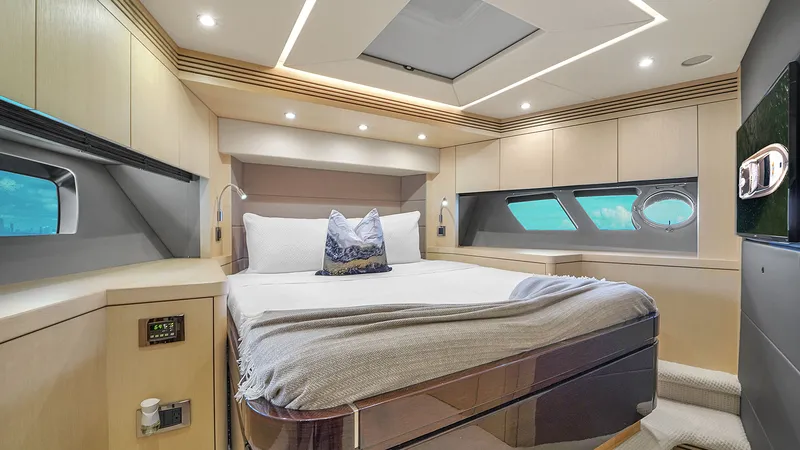 Slide: The Image of Sunseeker 75 2015 - 28
