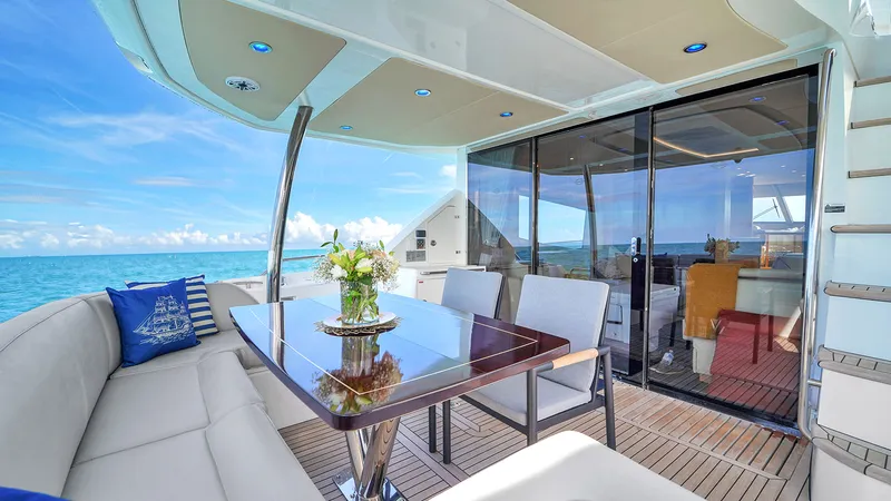 Slide: The Image of Sunseeker 75 2015 - 15