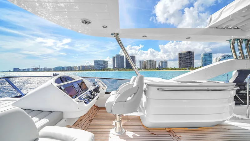 Slide: The Image of Sunseeker 75 2015 - 9