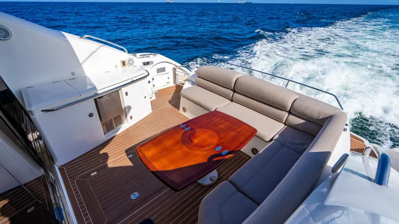 Slide: The Image of Sunseeker 62 2007 - 18