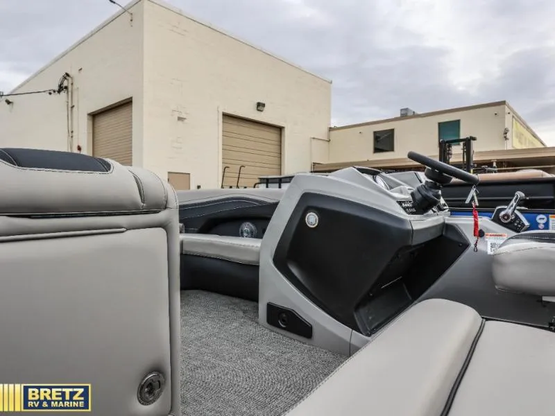 Slide: The Image of Barletta Boats C24UE 2026 - 23