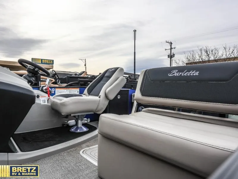 Slide: The Image of Barletta Boats C24UE 2026 - 22