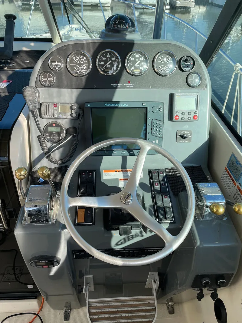 Slide: The Image of Pursuit 3100 Offshore 2005 - 7