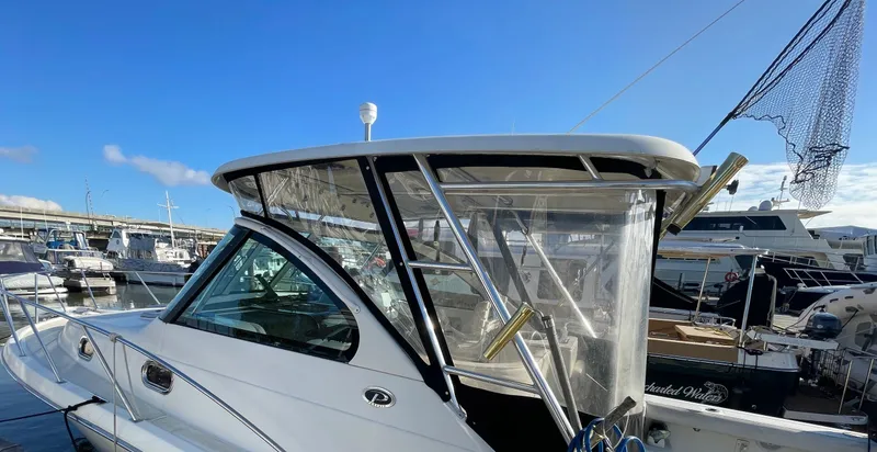 Slide: The Image of Pursuit 3100 Offshore 2005 - 15