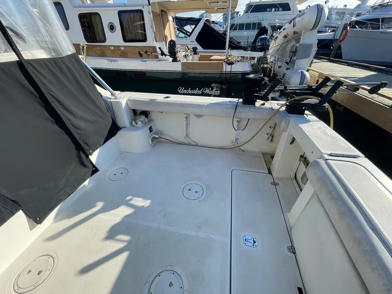Slide: The Image of Pursuit 3100 Offshore 2005 - 6
