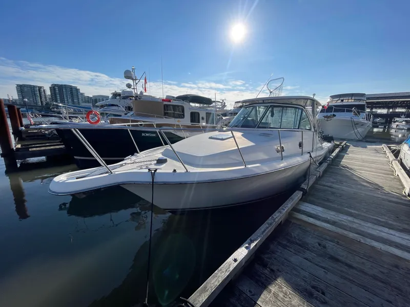 The Image of Pursuit 3100 Offshore 2005 - 0