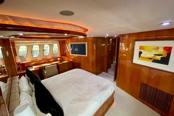 Slide: The Image of Sunseeker 82 2005 - 15