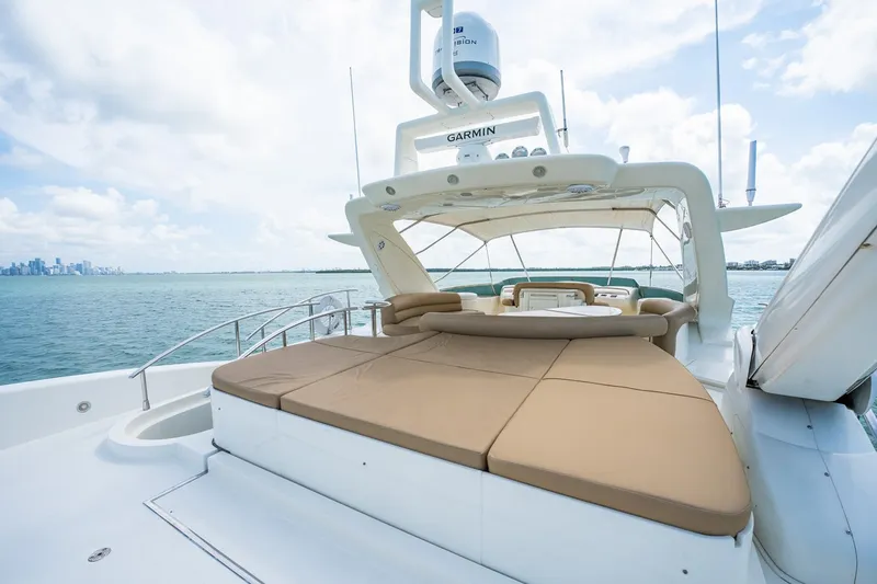 Slide: The Image of Azimut 79 2004 - 12