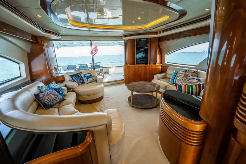 Slide: The Image of Azimut 79 2004 - 16