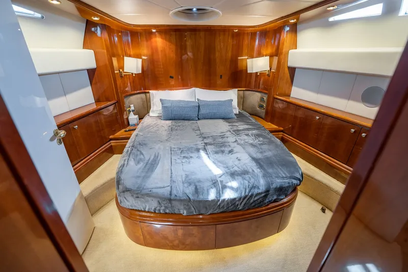 Slide: The Image of Azimut 79 2004 - 24