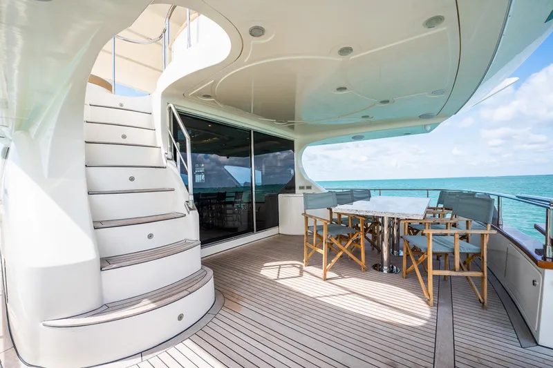 Slide: The Image of Azimut 79 2004 - 14