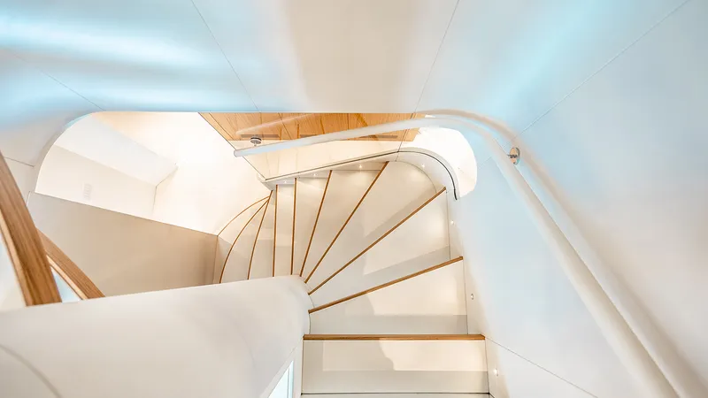 Slide: The Image of Benetti 121 2022 - 31