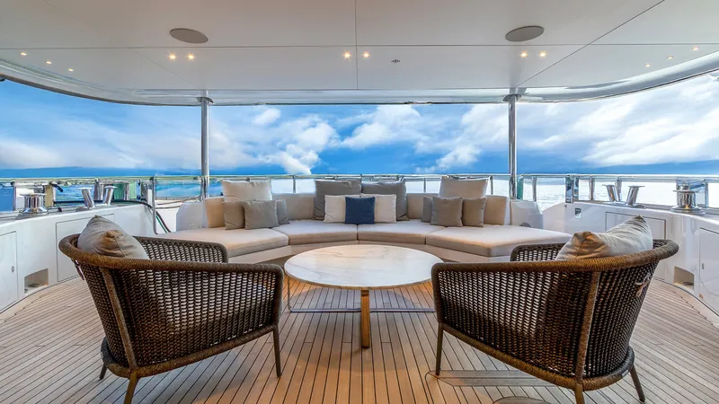 Slide: The Image of Benetti 121 2022 - 17