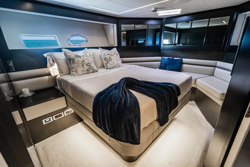 Slide: The Image of Pershing 92 2019 - 16