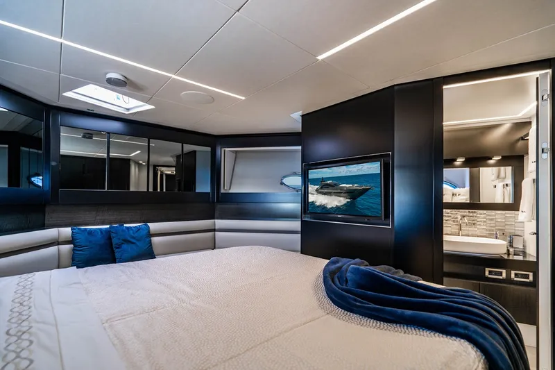 Slide: The Image of Pershing 92 2019 - 17