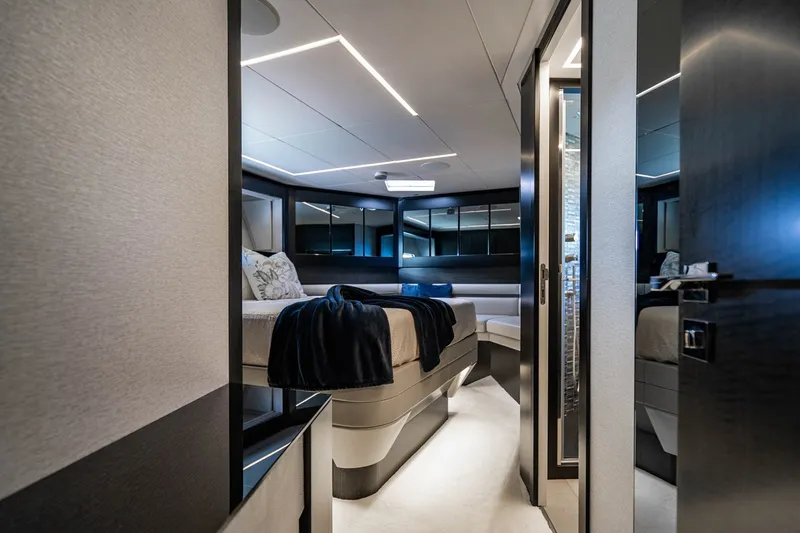 Slide: The Image of Pershing 92 2019 - 18