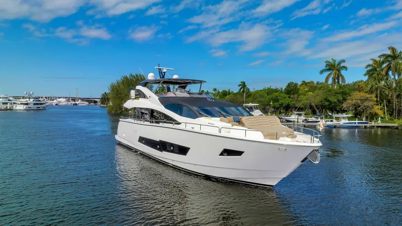 The Image of Sunseeker 86 2019 - 0
