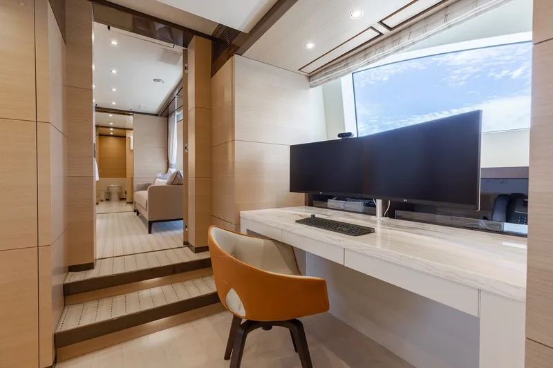 Slide: The Image of Benetti 132 2018 - 23