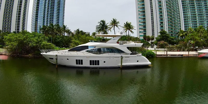 The Image of Azimut 84 2015 - 0