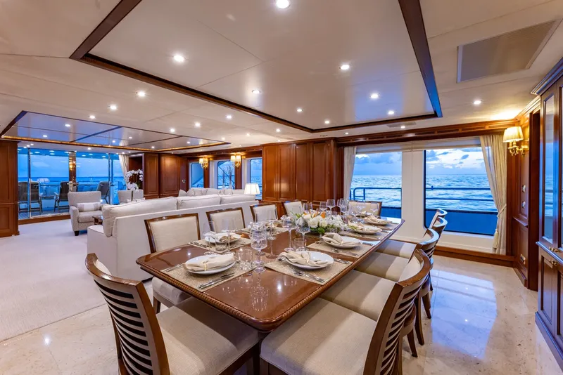 Slide: The Image of Benetti 121 2013 - 15